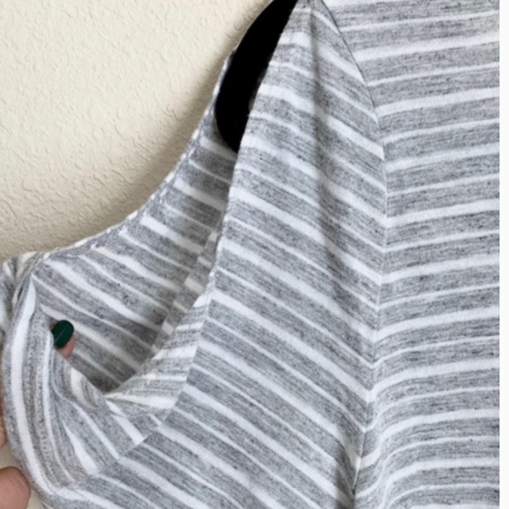 Anthropologie Puella Cold Shoulder Top - Picture 8 of 8